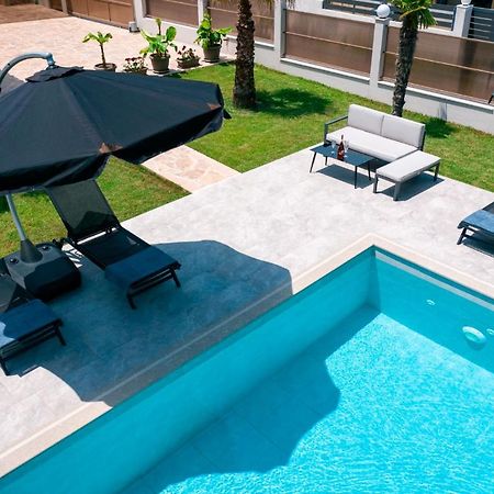 Villa Liana , Private Villa With Pool And Garden Vergia 外观 照片