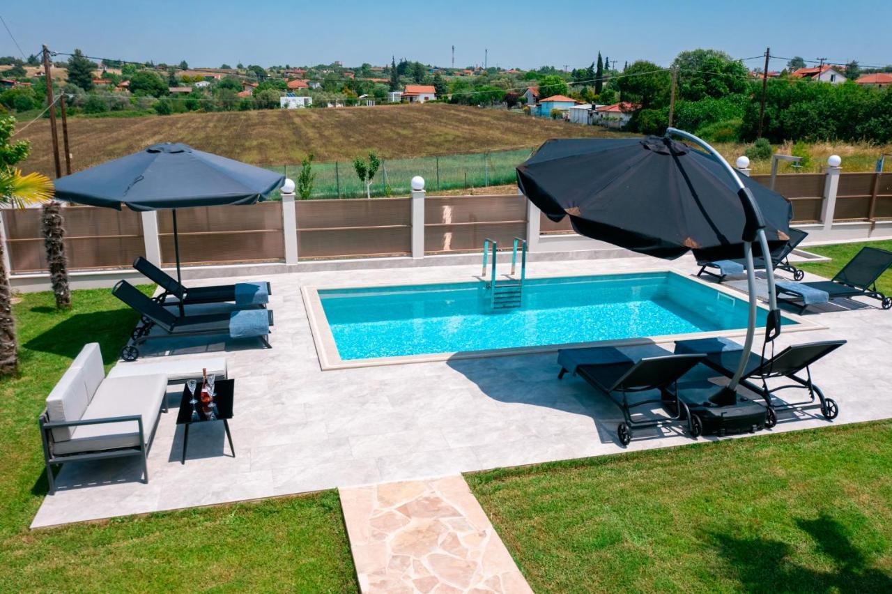 Villa Liana , Private Villa With Pool And Garden Vergia 外观 照片